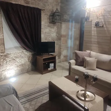 Petrino Rodo Apartment Karpenisi